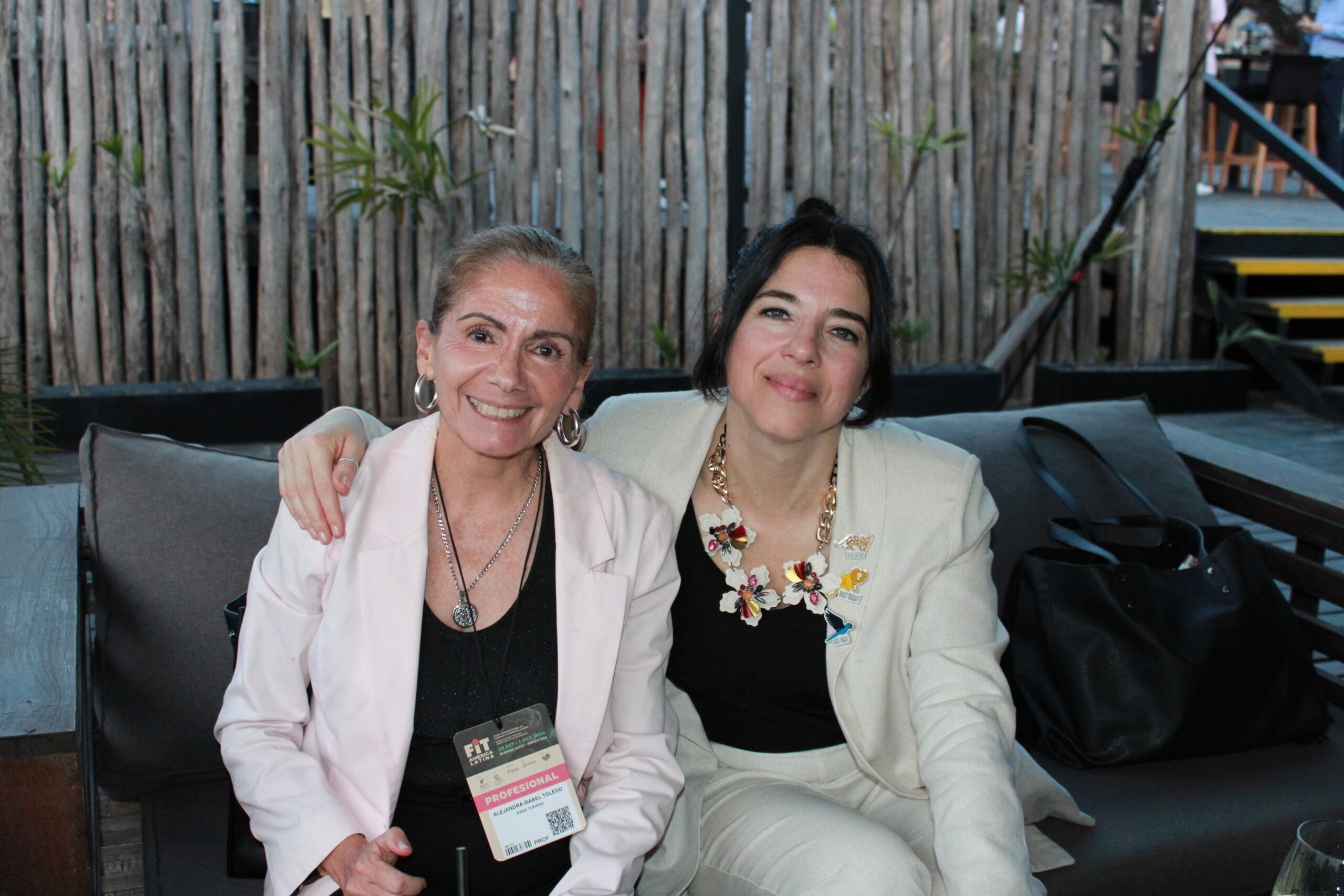 Natalia Mallia Ricale, da Viajes, e Alejandra Isabel Toledo, da Swan Turismo