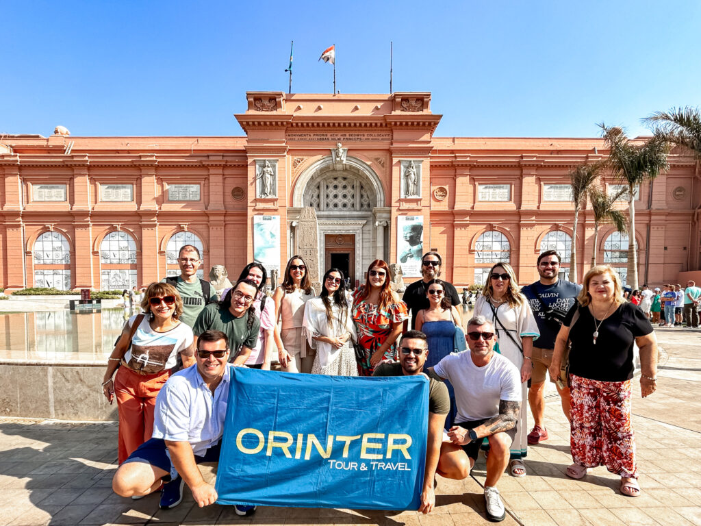 O dia começou com a visita ao Museu Egípcio de Arte Faraônica