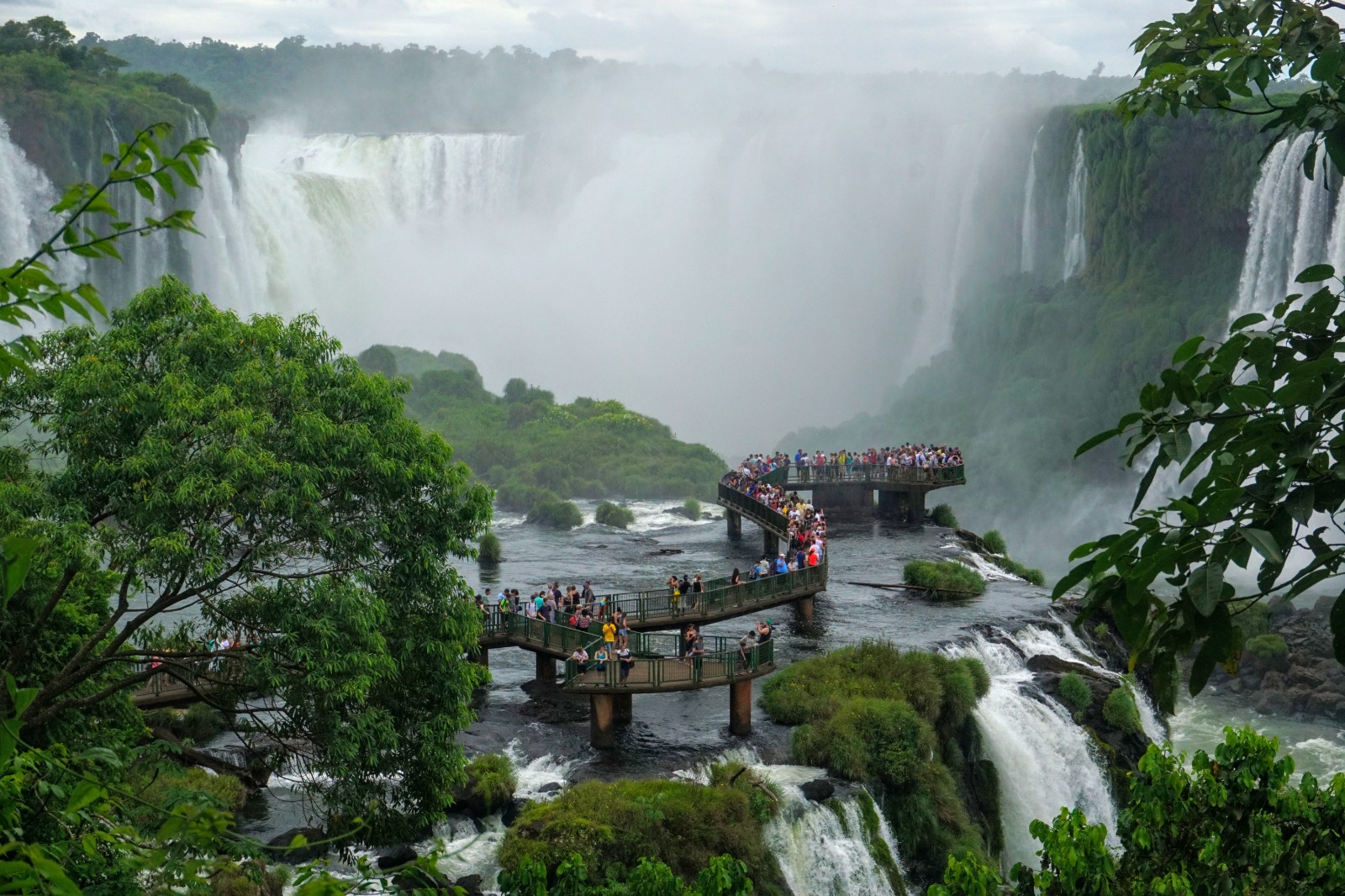 Parque Nacional do Iguaçu recebe projeto Kids Save Lives Brasi 1 O projeto ensina criancas e adultos sobre a ressuscitacao cardiopulmonar DivulgacaoChristian Rizzi Parque Nacional do Iguaçu recebe projeto Kids Save Lives Brasi