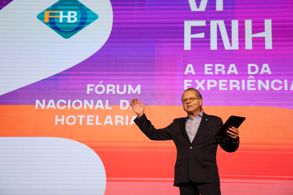 Orlando Souza, presidente executivo do FOHB durante o Fórum