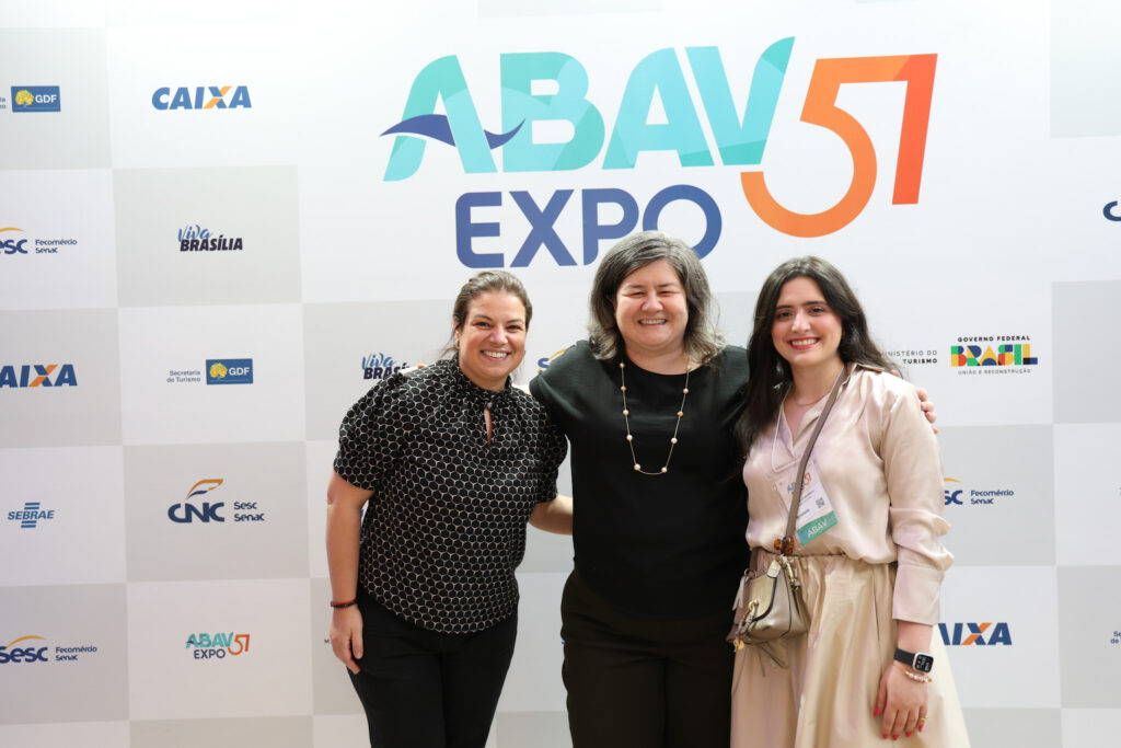 Priscila Perasolo, Jerusa Hara e Isabela Medeiros, da Abav Nacional