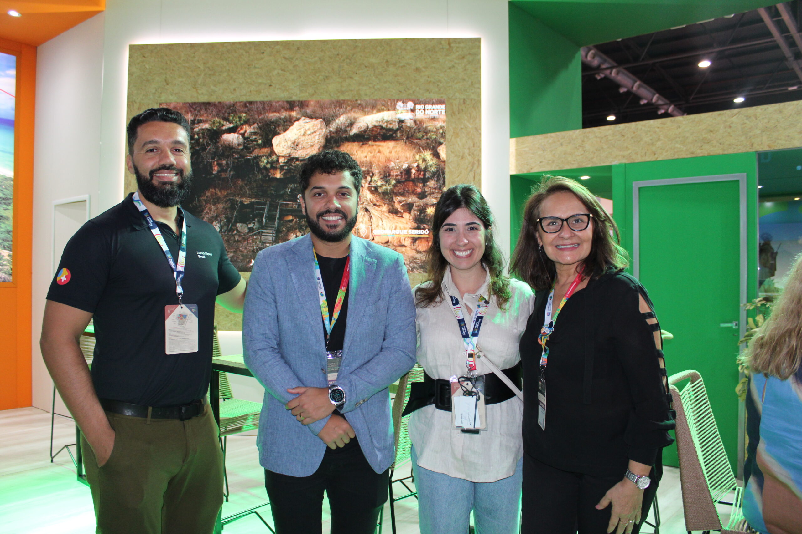 Raoni Fernandes, presidente da Emprotur, entre Anderson Ribeiro e Marcella Costa, do Zurich Airports Brasil, e Ana Rita Salgado, do destino Rio Grande do Norte
