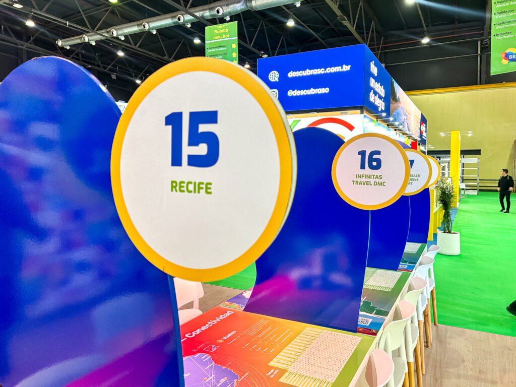 Recife e o estão expondo no estande da Embratur