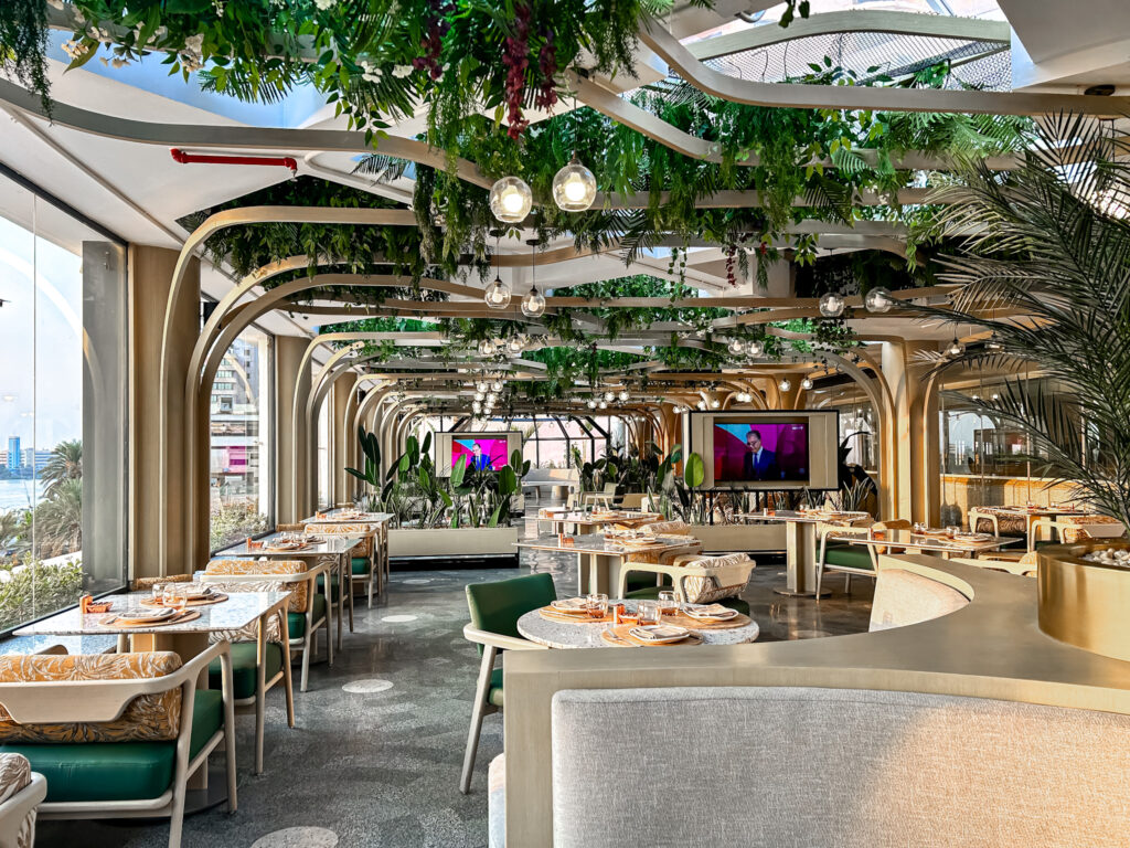 Restaurante no rooftop do Conrad Hotel