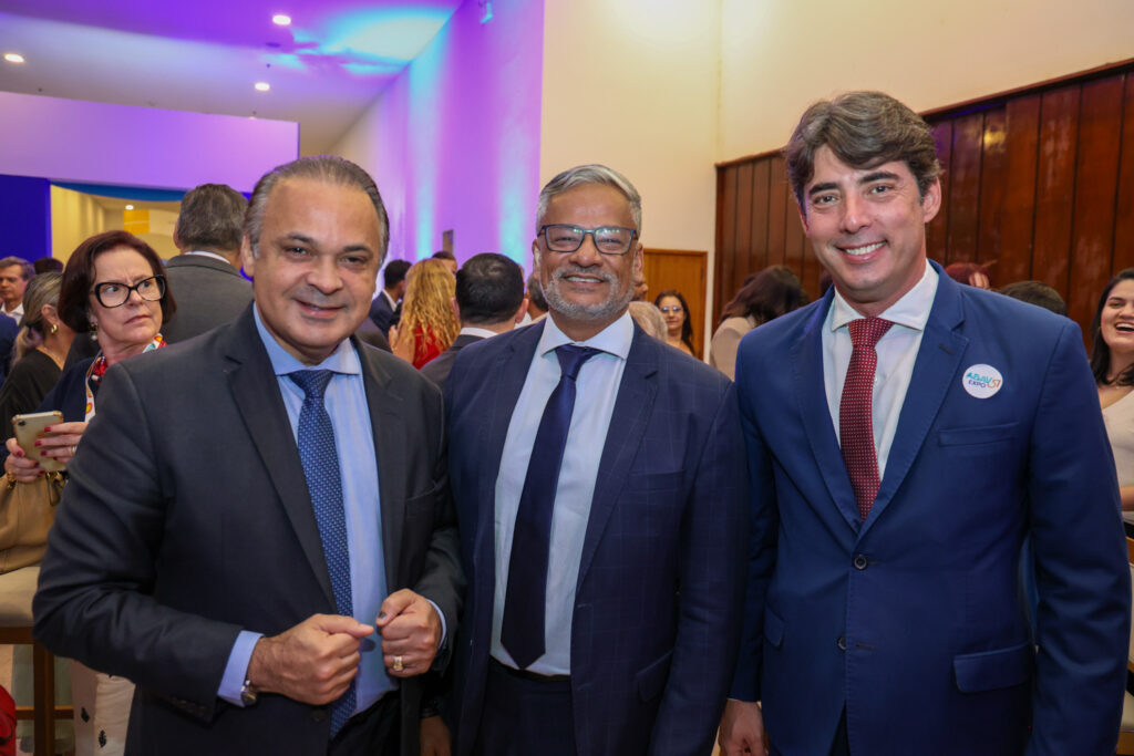 Roberto de Lucena, da Setur-SP, Bob Santos e Fabrício Amaral