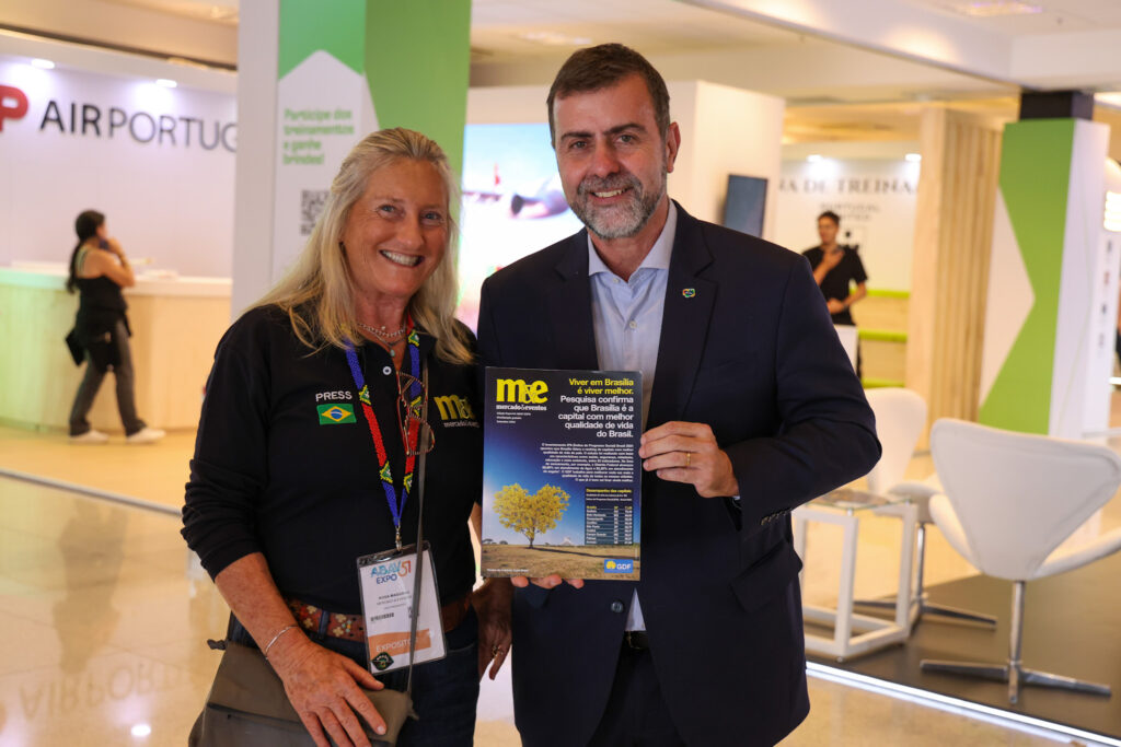Rosa Masgrau, do M&E, e Marcelo Freixo, presidente da Embratur