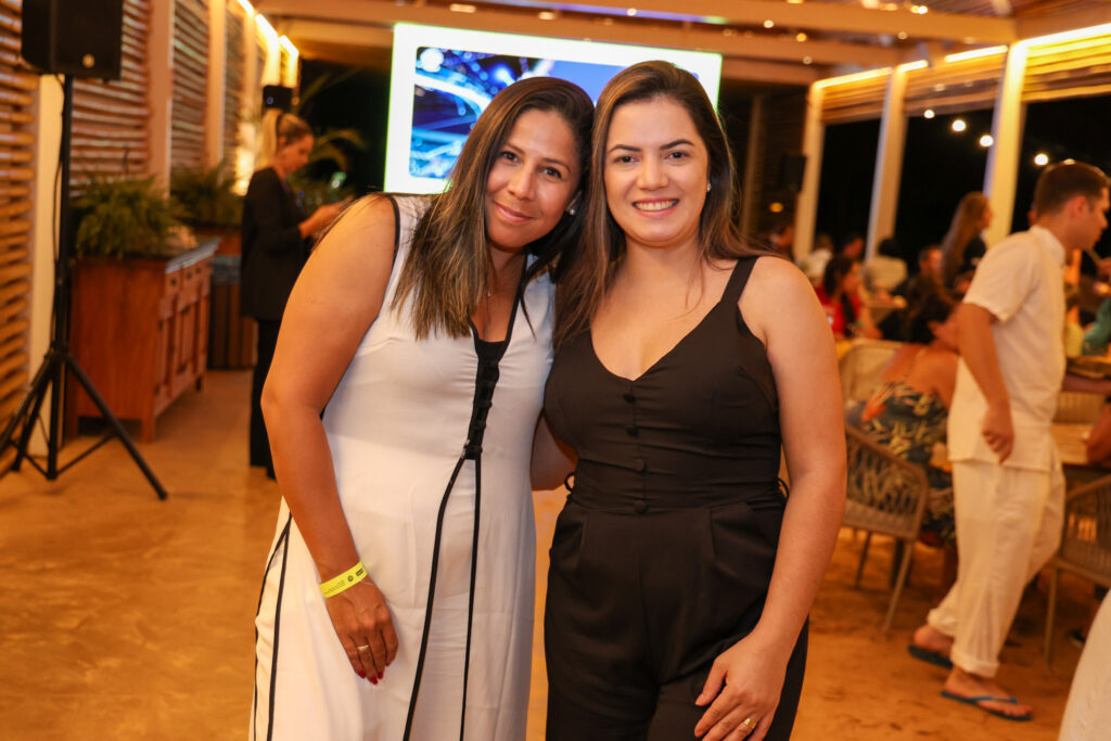 Sara Regiane, da AGM Turismo, e Thaís Machado, Sonhos de Viagem Sara Regiane, da AGM Turismo, e Thaís Machado, Sonhos de Viagem