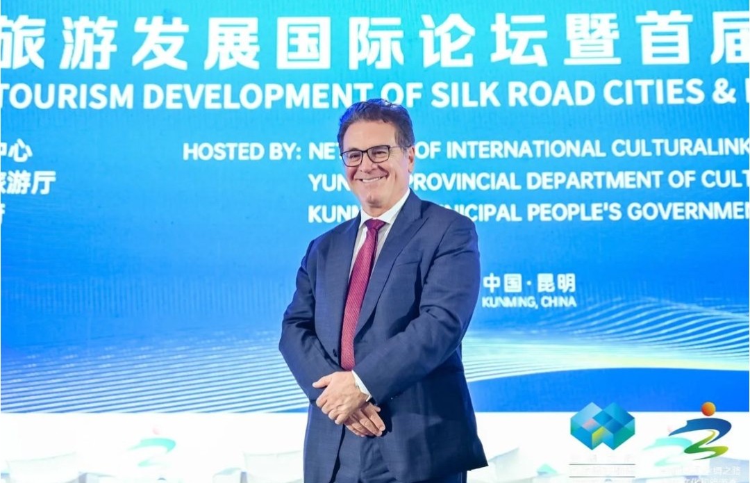 Lummertz destaca potencial turístico do Brasil em conferência na China Lummertz destaca potencial turístico do Brasil em conferência na China
