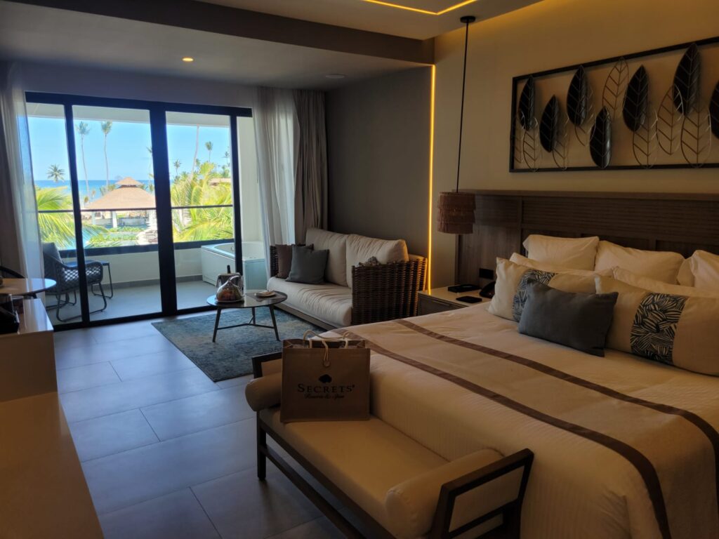 Secrets Tides Junior Suite