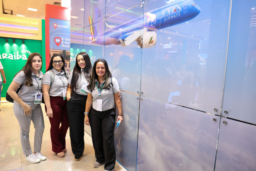 Suenya Cardoso, Daniela Santos, Laiana Jesus, e Paula Floriano, da BTM