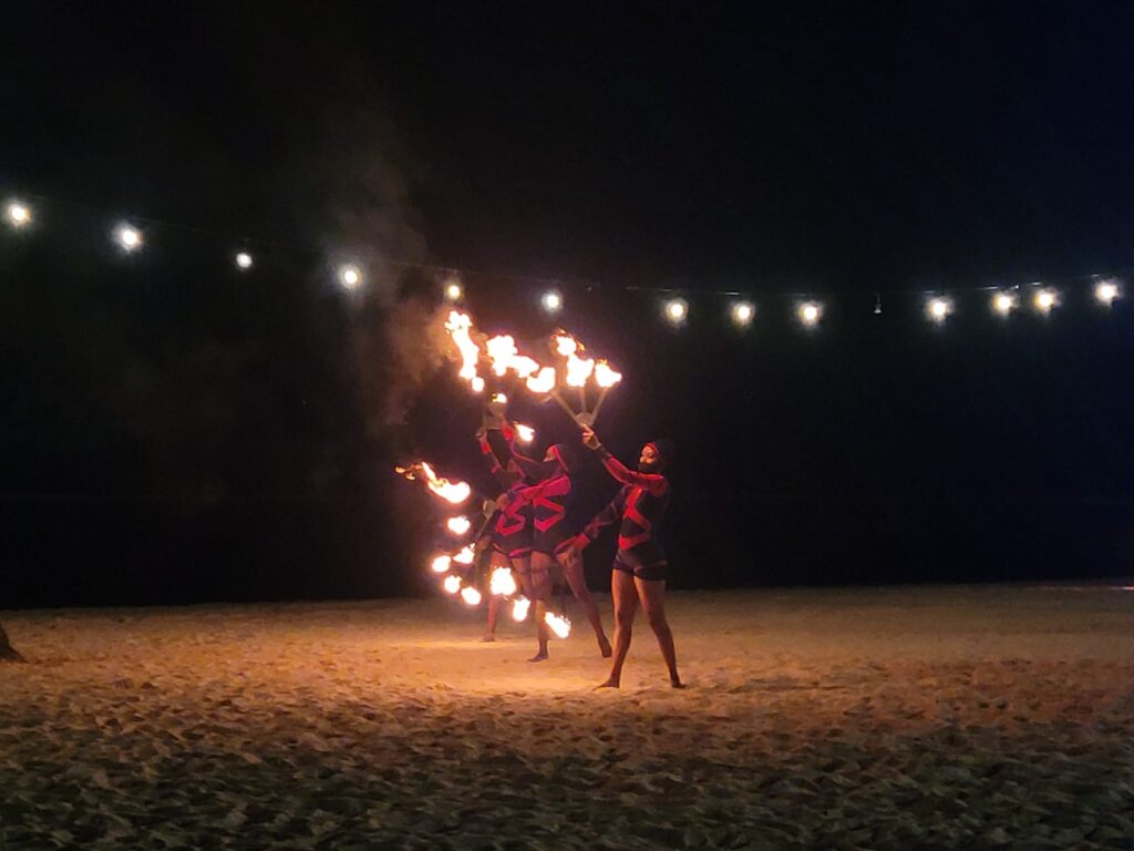 Sunscape Coco Show de Fogo