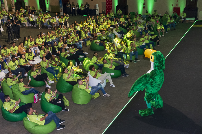 Tuca Louro, o mascote da EHTL dançou para a plateia