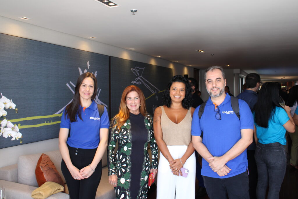 Valéria Gudavicius, Andrea Galletti e Brunno Poli, da TBO.com e Vanessa Costa, da Louvre