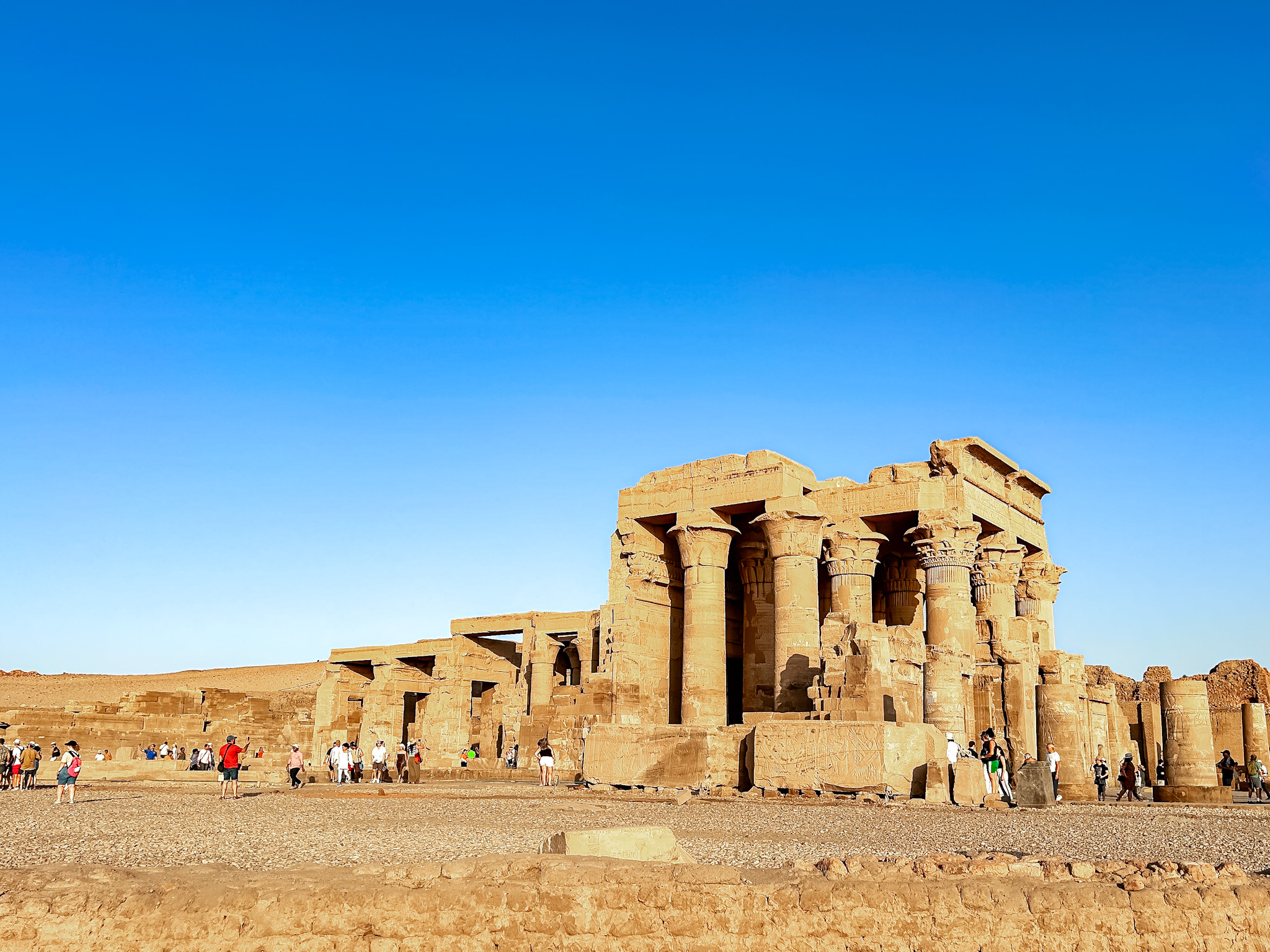 Vista para o templo de Kom Ombo Vista para o templo de Kom Ombo