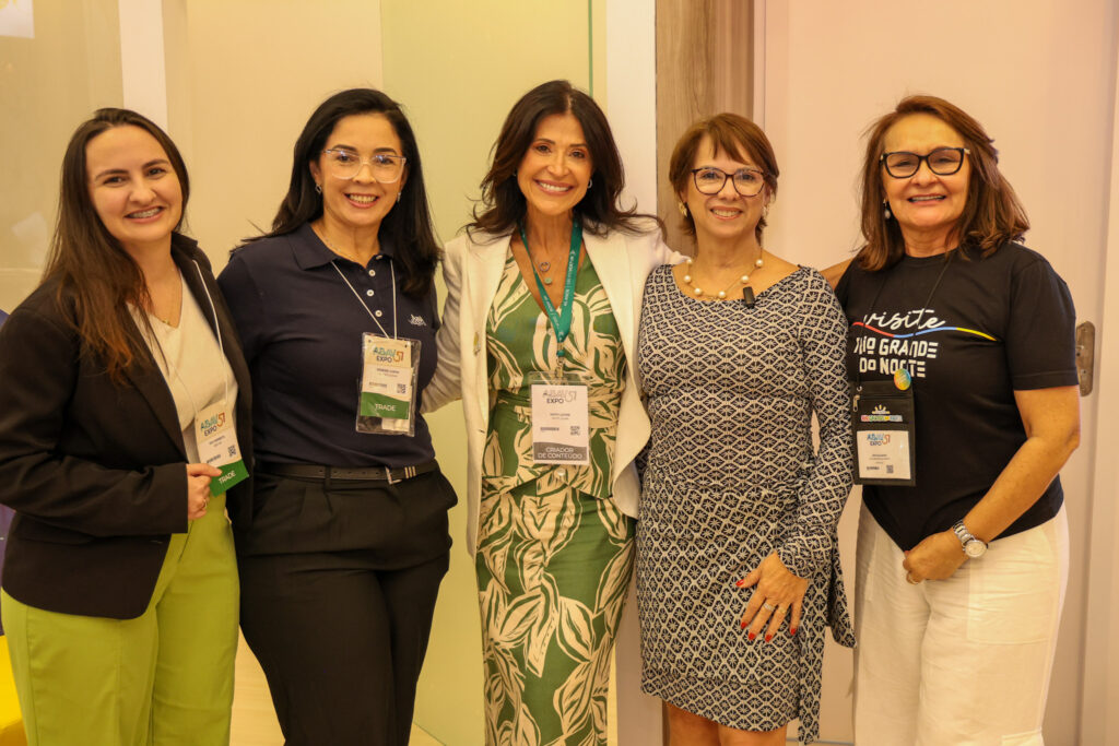 Vivi Ferreira, da Abih-RN, Seneide Cunha, Patty Leone, Solange Porto, e Ana Salgado, da Setur-RN