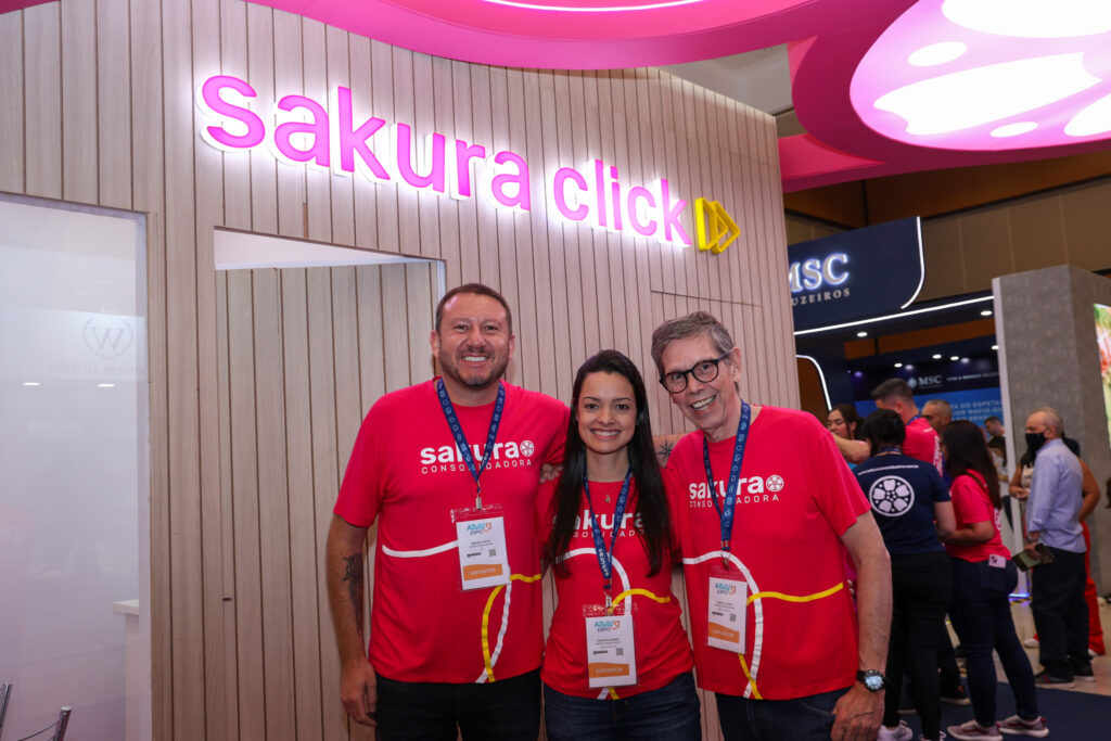 Wagner Chaves, Thaise Salzgeber, e Cássio Oliveira, da Sakura