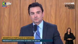 "Sanção da Lei Geral do Turismo representa um marco que moderniza e desburocratiza o setor", diz Celso Sabino