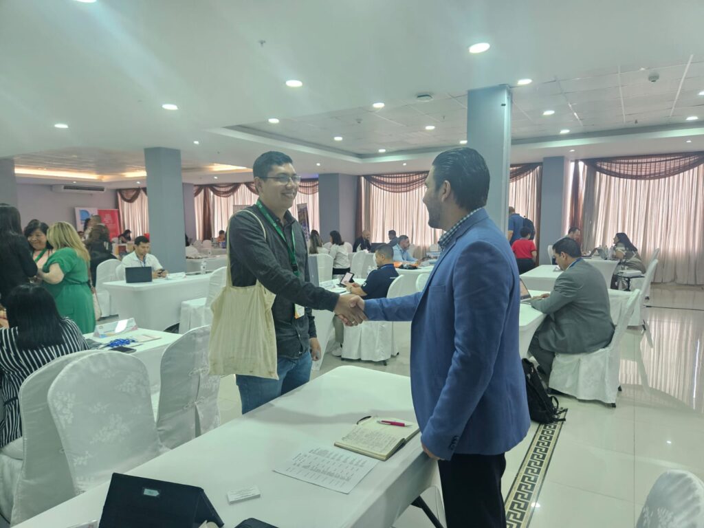 Rodada de negócios entre fornecedores e operadoras de viagem começou no Panamá TM; veja fotos Rodada de negócios entre fornecedores e operadoras de viagem começou no Panamá TM; veja fotos