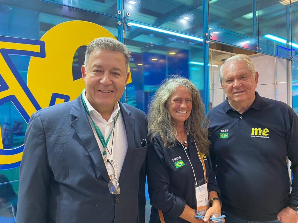 Alexandre Sampaio, da FBHA, com Mari Masgrau e Roy Taylor, do M&E