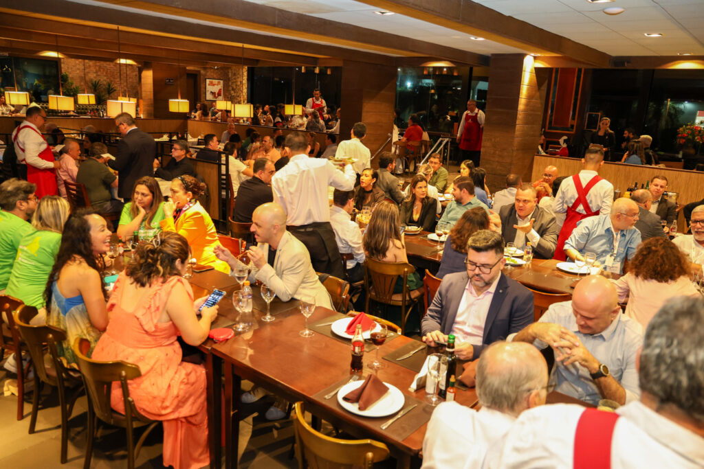 Evento aconteceu no Santa Grelha, após primeiro dia da feira