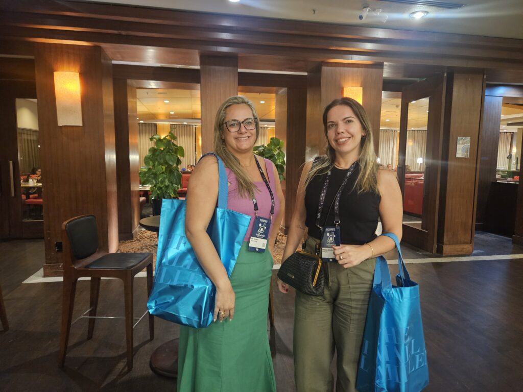 Ana Tavares, da Realiza Turismo, e Priscila Dellamura, da Viagem & CIA