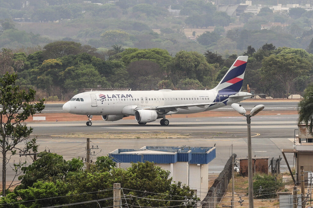 Latam amplia oferta de assentos domésticos no Brasil em janeiro 1 Aeroporto de Brasilia Aviao LATAM Credito ERIC RIBEIRO ME 3 Latam amplia oferta de assentos domésticos no Brasil em janeiro