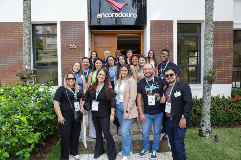Agentes de viagens na sede da Ancoradouro