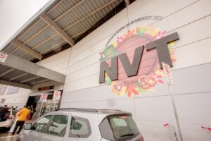 Além do terminal caracterizado com a temática da festa, usuários serão recebidos no por uma banda que tocará músicas típicas alemãs (DivulgaçãoCCR Aeroportos)