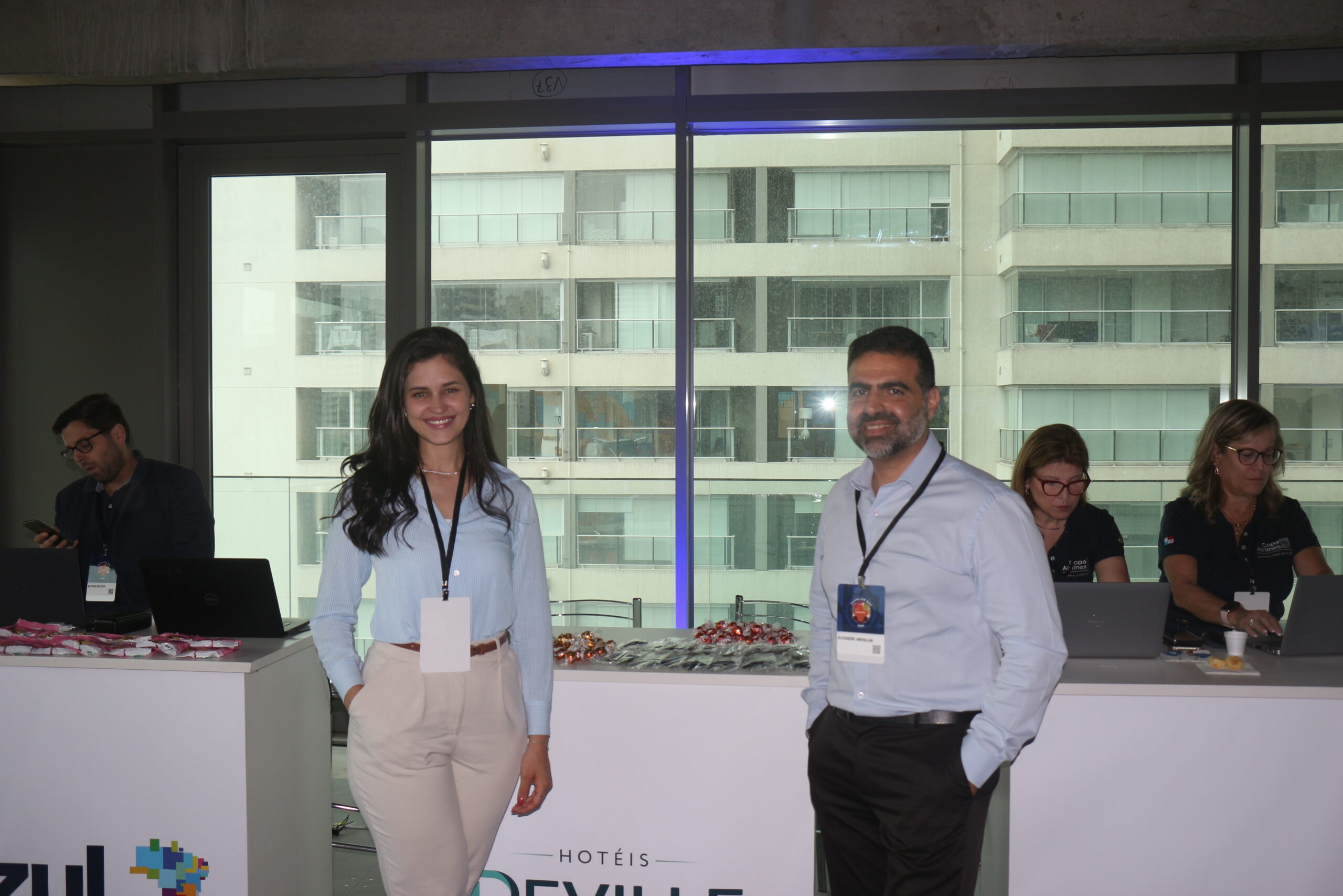 Alexandre Amirlain e Sabrina Freire, da Deville Hoteis Alexandre Amirlain e Sabrina Freire, da Deville Hoteis