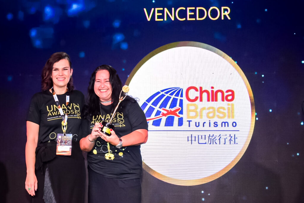 Ana Lavradas representou sua amiga, da China Brasil Turismo, que ganhou na categoria Agência que mais cadastrou vendas no portal