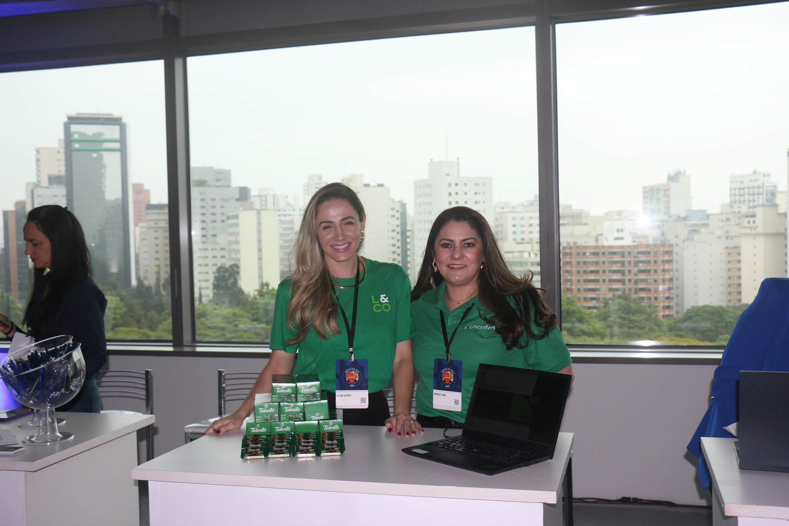 Andrea Lima e Ellen Chioda, da Localiza Andrea Lima e Ellen Chioda, da Localiza