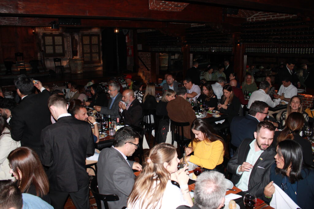 Após o jantar, os convidados tiveram a oportunidade de assistir a uma apresentação de tango argentino