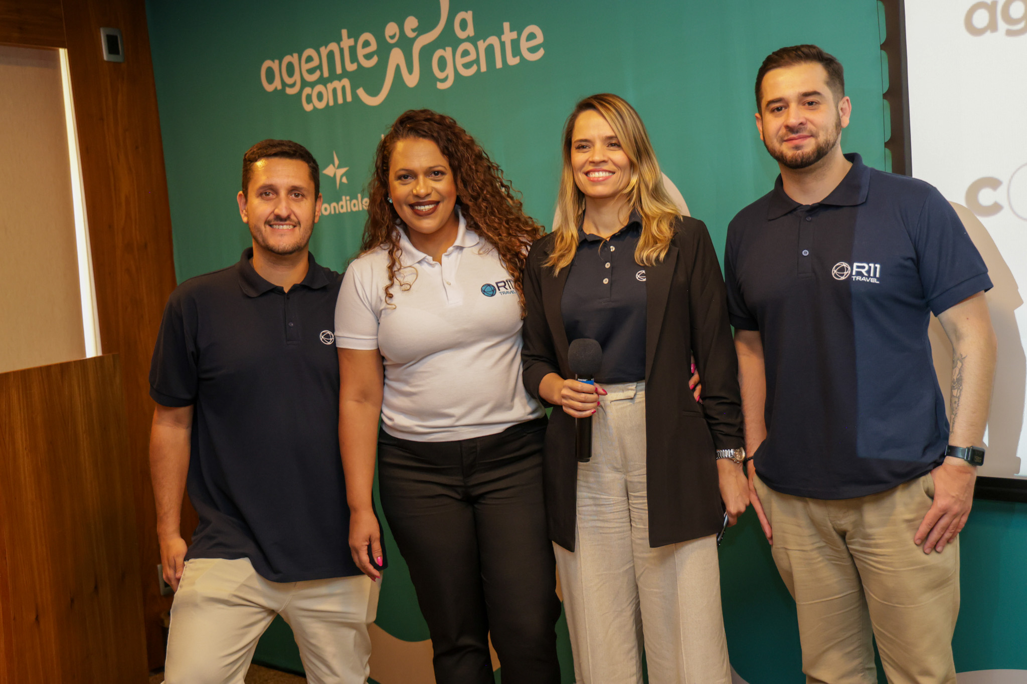 Artur Fernando, Adriana Almeida, Lilian Meireles e Mário Borges, da R11 Artur Fernando, Adriana Almeida, Lilian Meireles e Mário Borges, da R11