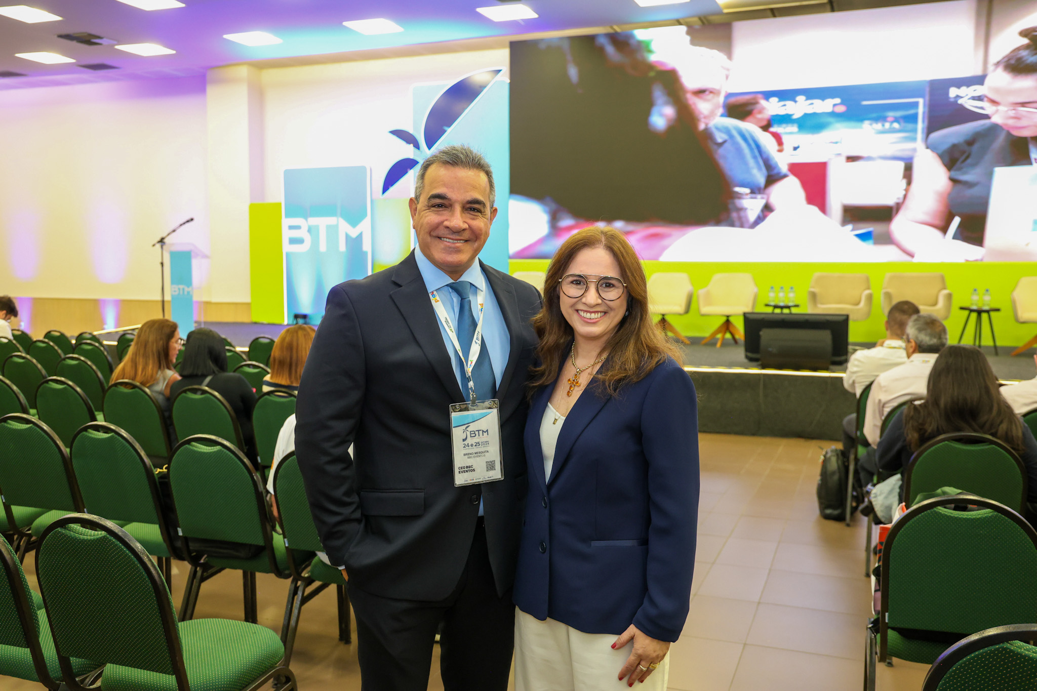 Breno Mesquita, do BTM, e Ana Carolina Medeiros, presidente da Abav Nacional Breno Mesquita, do BTM, e Ana Carolina Medeiros, presidente da Abav Nacional