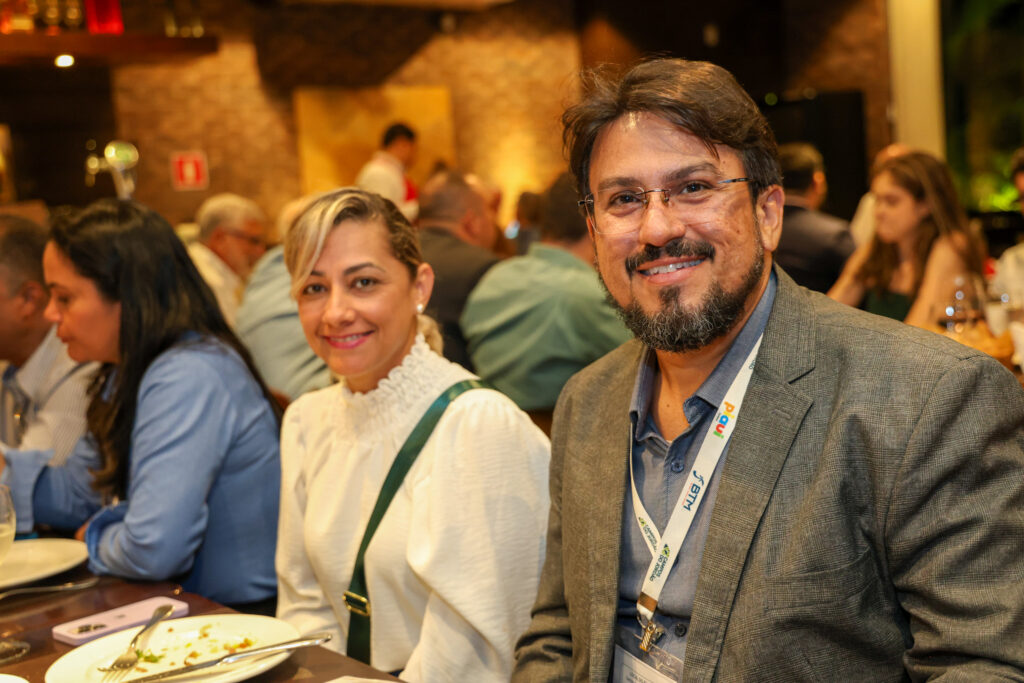 Bruno Brito e Gisele Machado, da Setur-RO