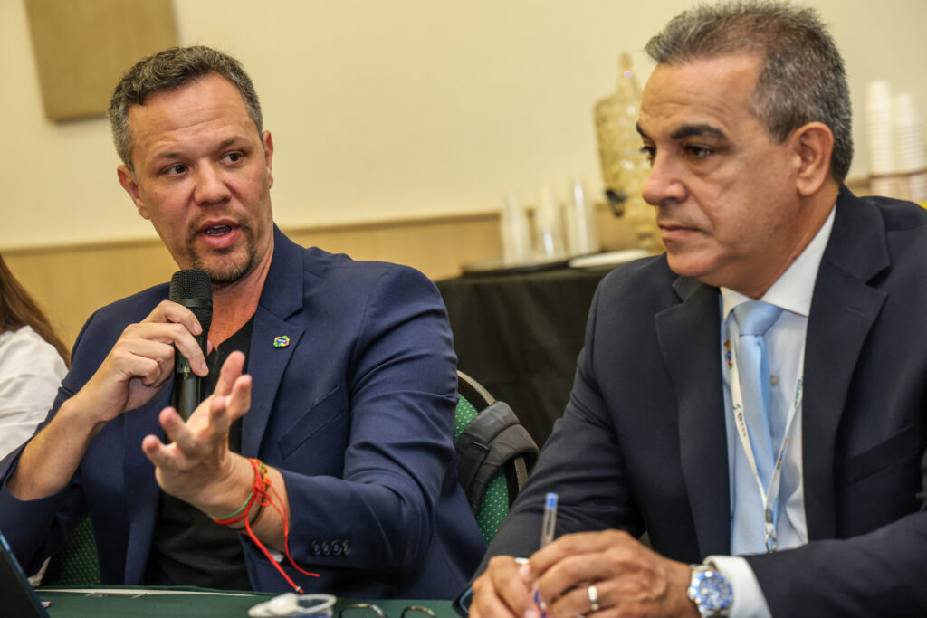 Bruno Reis, diretor de Marketing Internacional, Negócios e Sustentabilidade da Embratur, e Breno Mesquita, do BTM