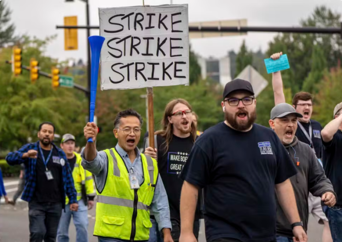 Trabalhadores da Boeing rejeitam acordo trabalhista, greve entra na quinta semana 1 Captura de tela 2024 10 09 095523 e1728478567341 Trabalhadores da Boeing rejeitam acordo trabalhista, greve entra na quinta semana