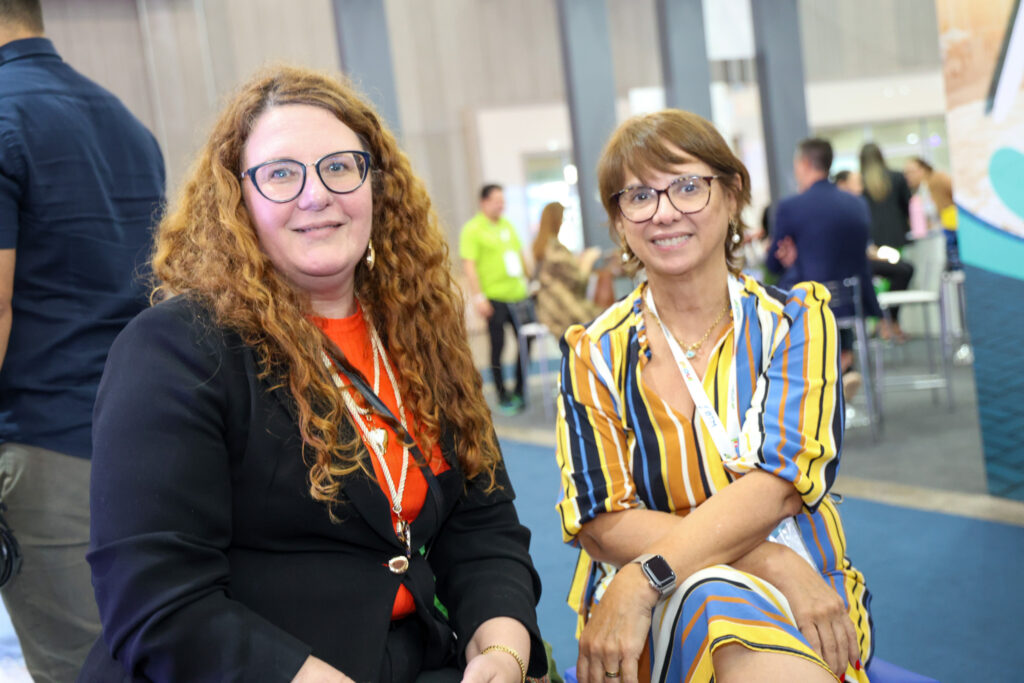 Carina Camara, coordenadora de articulação com trade nacional da Embratur, e Solange Portela, secretaria de Turismo do Rio Grande do Norte