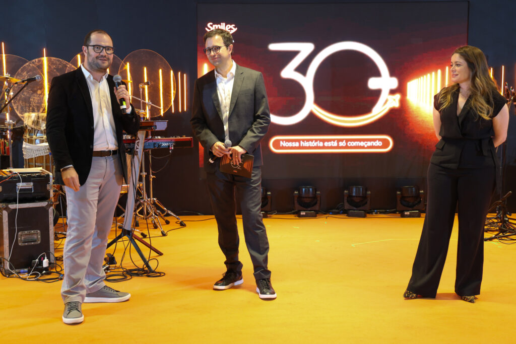 Celso Ferrer, CEO da Gol e Mateus Pongeluppi, CSO chief strategy officer da Gol, Carla Fonseca, CEO da Smiles e Vice-presidente da Gol