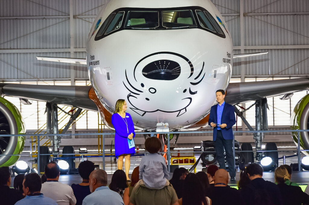 Cinthia Douglas, da Disney e Daniel Bicudo, da Azul
