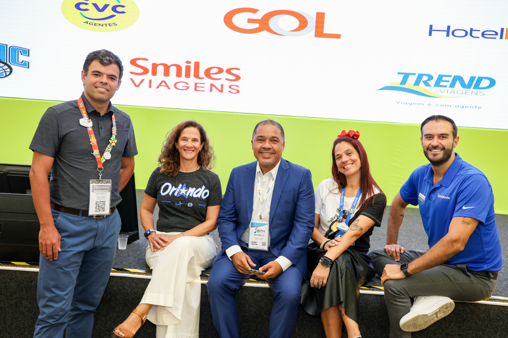 Cláudio Jr., do BTM, com Renato Gonçalves, da Universal, Jane Terra, do Orlando Magic, Cristina Muniz, do SeaWorld, e Neto Fernandes, do Visit Orlando