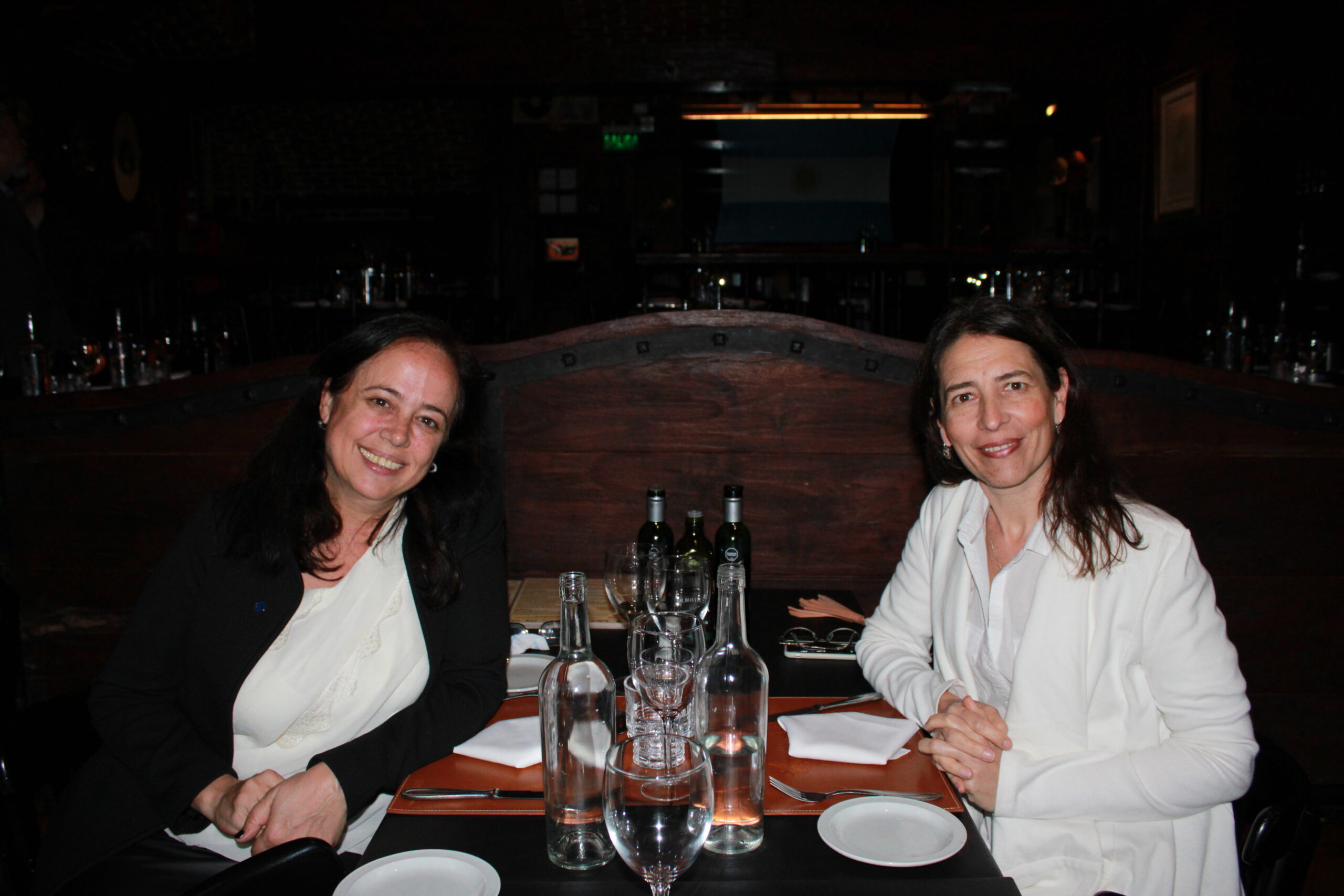 Cristins Stegmann, da Associação de Hotéis de Turismo, e Alejandra Rodriguez Diaz, da Associação de Hotéis AHRCC Cristins Stegmann, da Associação de Hotéis de Turismo, e Alejandra Rodriguez Diaz, da Associação de Hotéis AHRCC