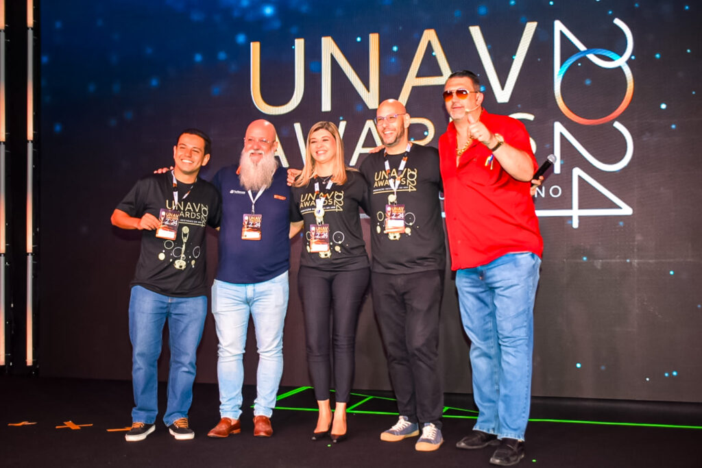 Durante o Unav Awards, sorteios de PIX foram feitos e os ganhadores foram chamados ao palco