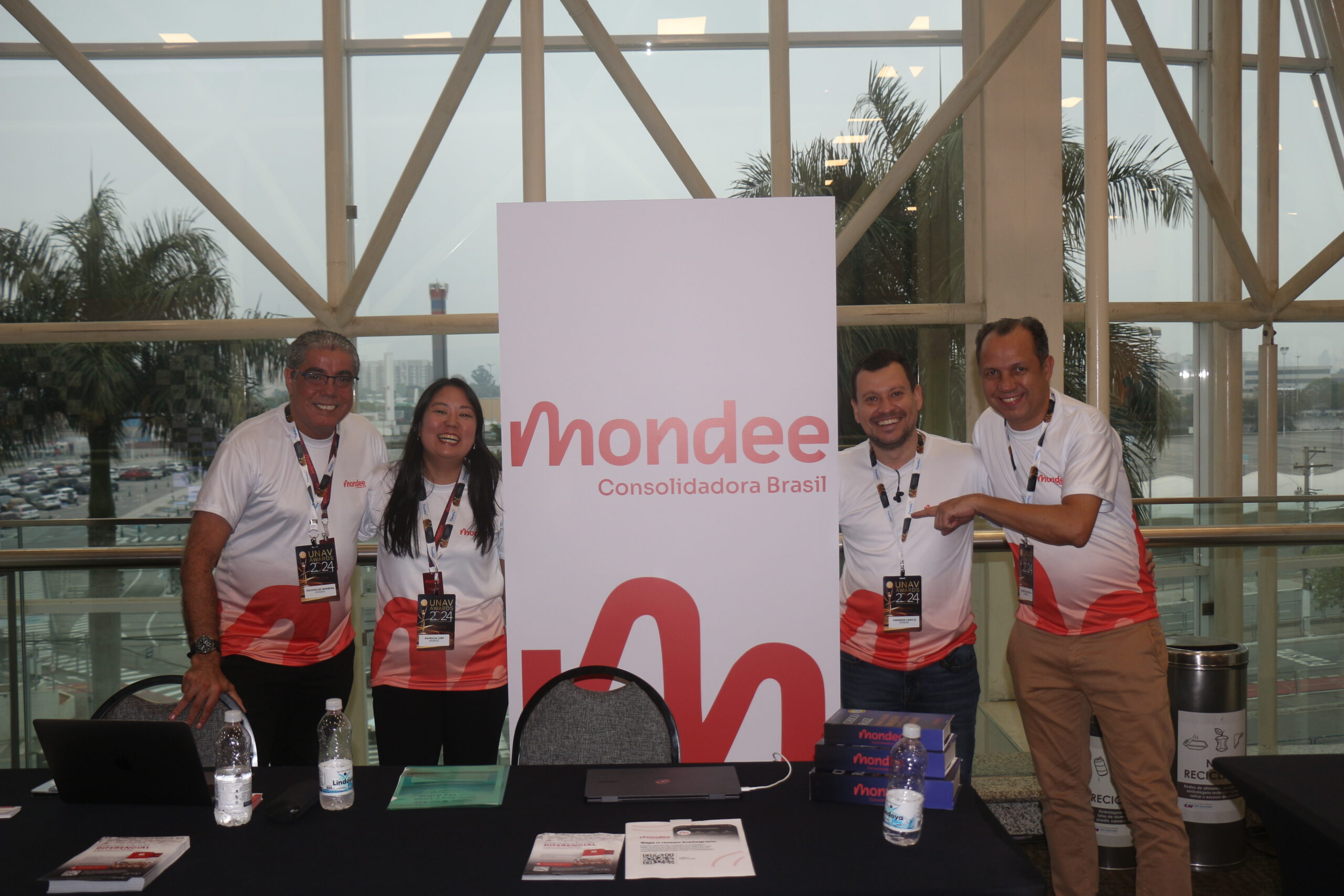 Emerson Camilo, Patrícia Lury, Vagner Silva e Aguinaldo Barbosa, da Mondee Emerson Camilo, Patrícia Lury, Vagner Silva e Aguinaldo Barbosa, da Mondee