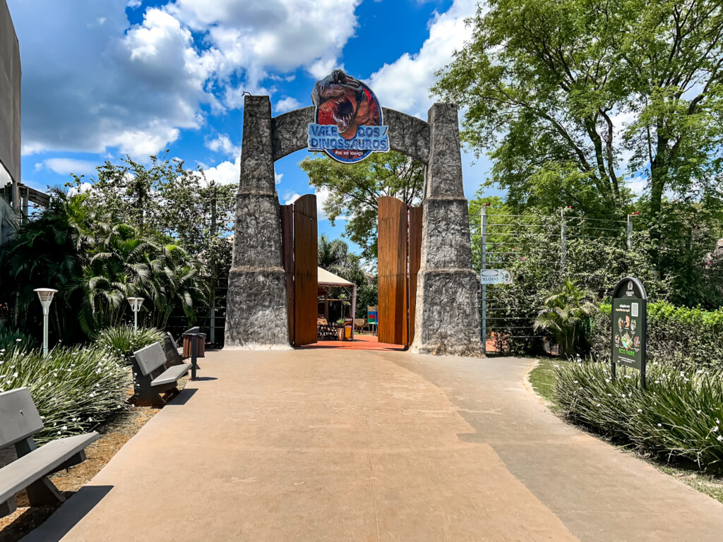 Entrada do Vale dos Dinossauros Entrada do Vale dos Dinossauros