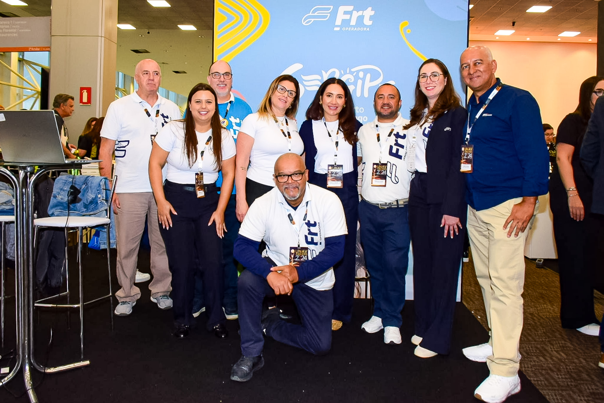 Equipe da FRT no evento da Unav