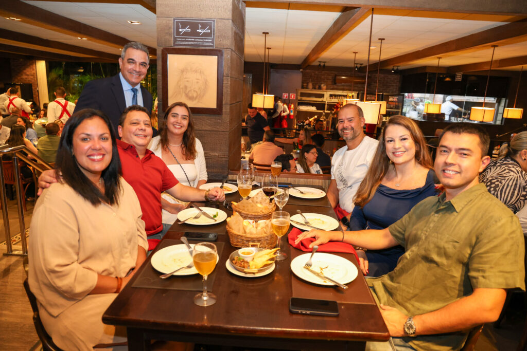 Equipe da Frontur Operadora com Breno Mesquita, do BTM