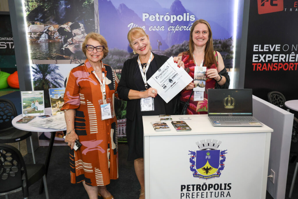 Evany Noel, Silvia Guedon, e Dalva Ribeiro, da Prefeitura de Petrópolis Secretaria de Turismo