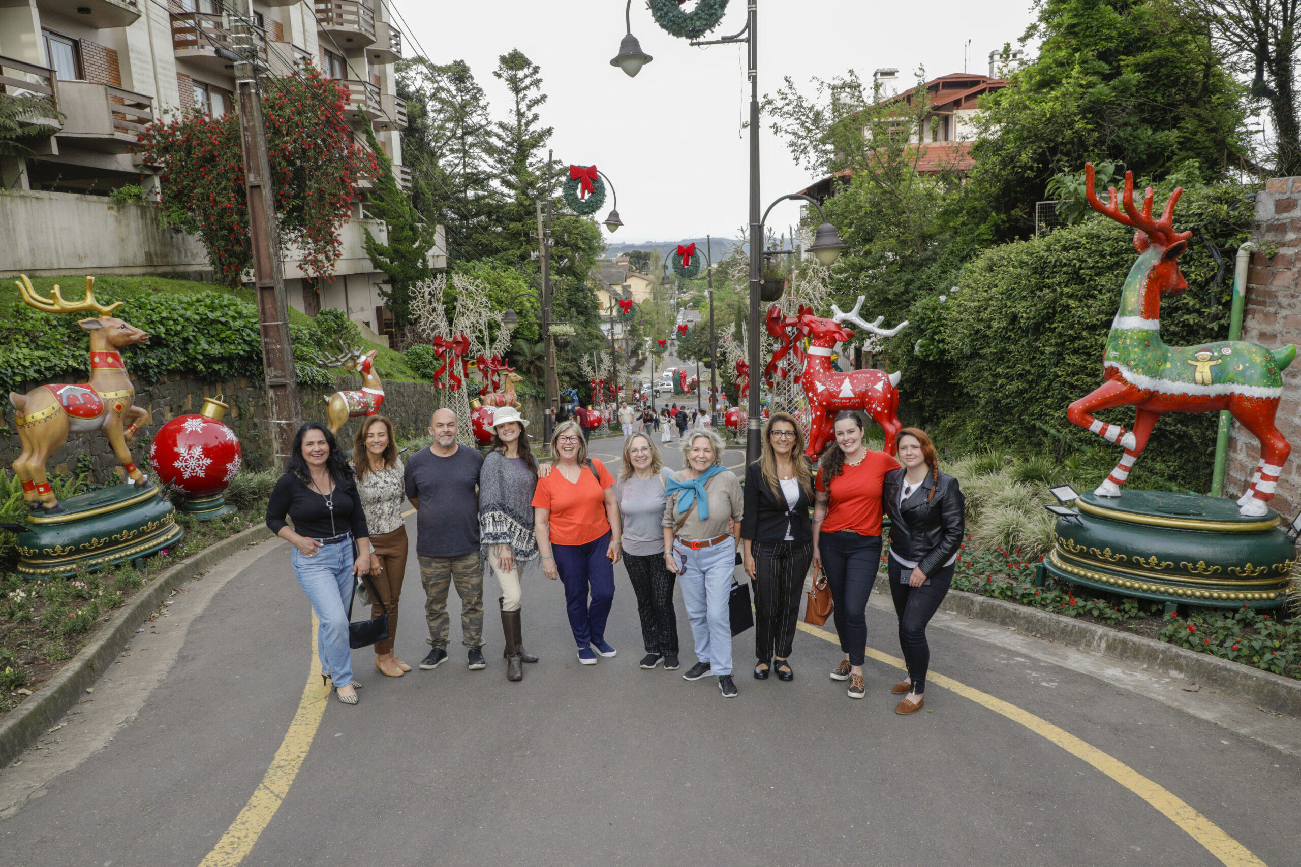 Rua Torta é também a Rua das Renas no 39º Natal Luz de Gramado 1 Foto Rua das Renas.Rua Torta.com artistas scaled Rua Torta é também a Rua das Renas no 39º Natal Luz de Gramado