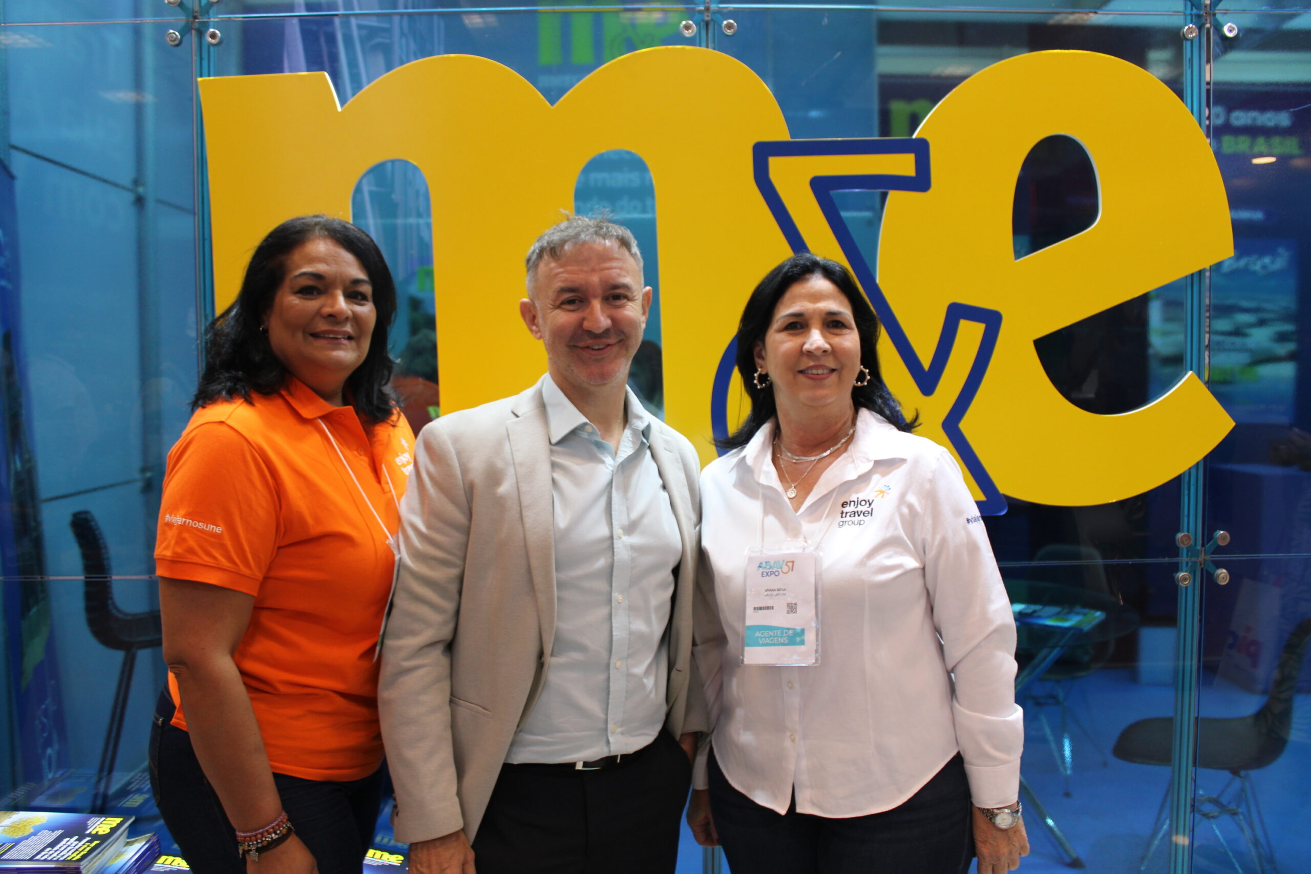 Grisela Quesada, Luis Jimenez e Vivian Socorro, da ETG Brasil